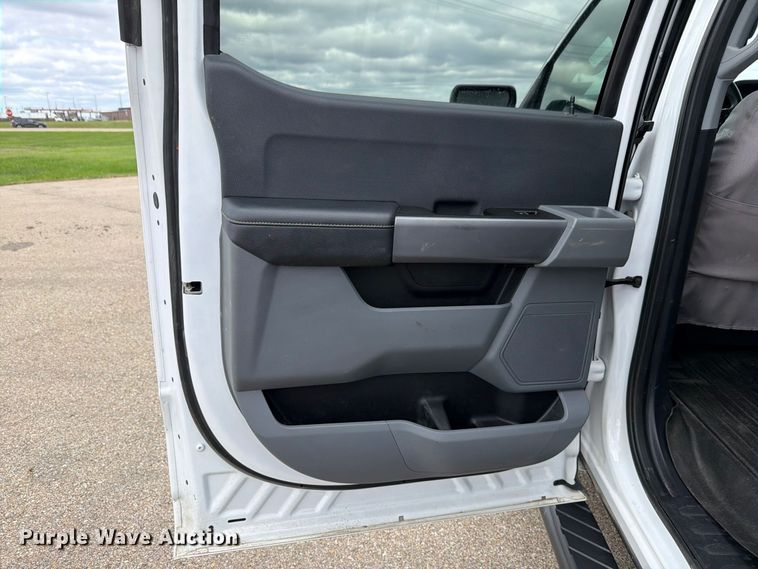 image for item FH6473 2022 Ford F150 XLT Crew Cab pickup truck