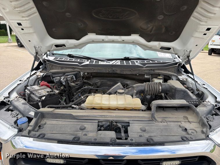 image for item FH6473 2022 Ford F150 XLT Crew Cab pickup truck