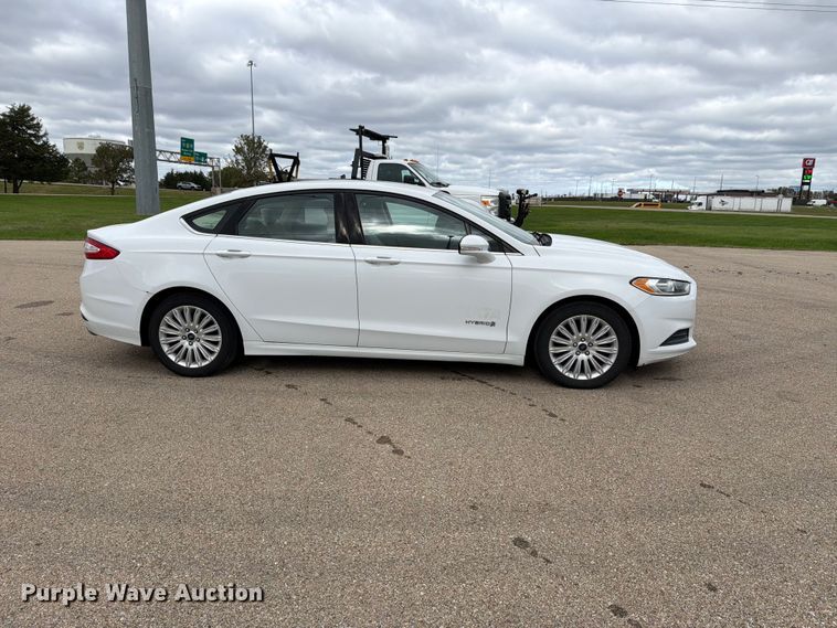 image for item FH6474 2016 Ford Fusion Hybrid SE 