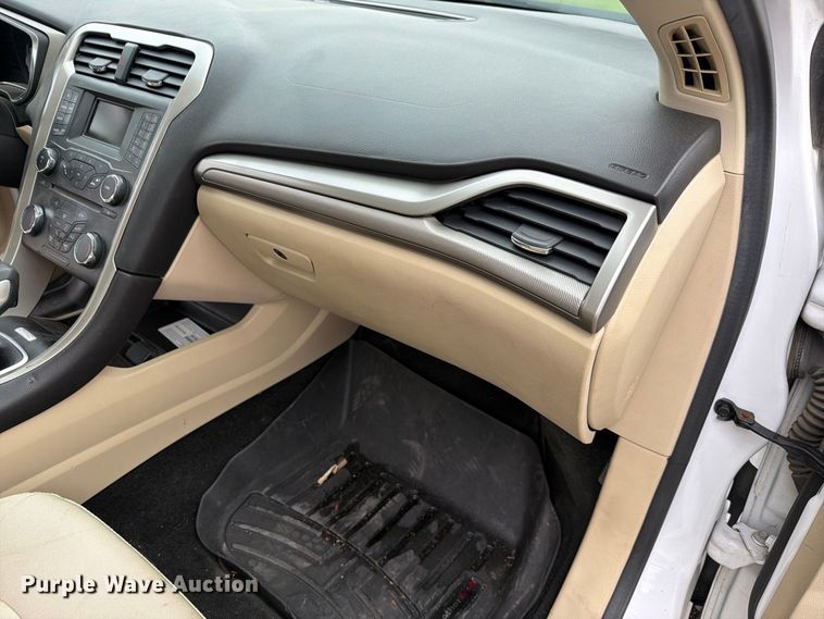 image for item FH6474 2016 Ford Fusion Hybrid SE 