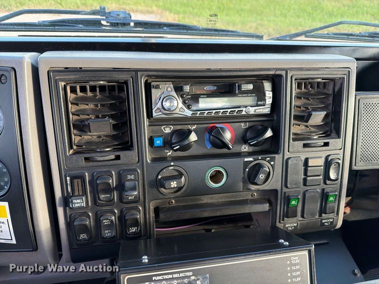 2006 Sterling SC8000