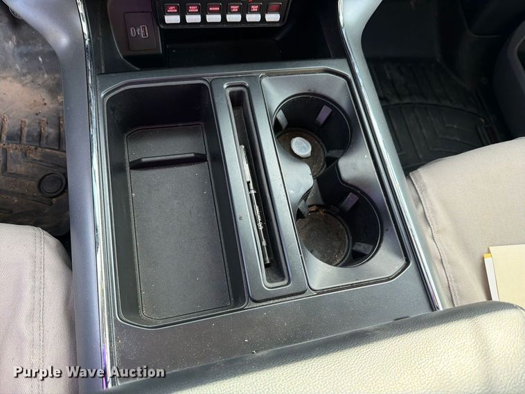 image for item FH6479 2022 Ford F150 XLT Crew Cab pickup truck