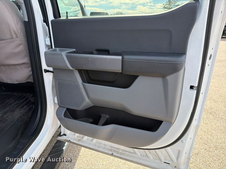 image for item FH6479 2022 Ford F150 XLT Crew Cab pickup truck