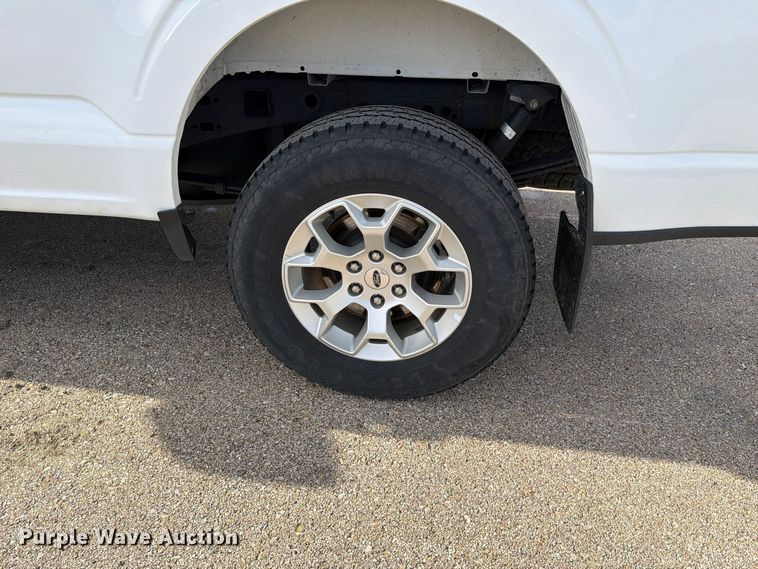 image for item FH6479 2022 Ford F150 XLT Crew Cab pickup truck