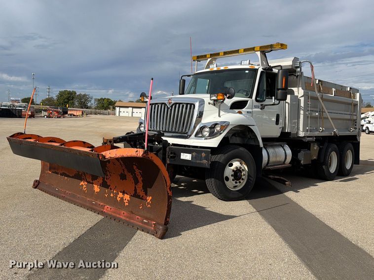 image for item FH6480 2015 International WorkStar 7500 dump truck