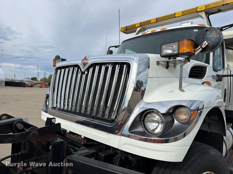 image for item FH6480 2015 International WorkStar 7500 dump truck
