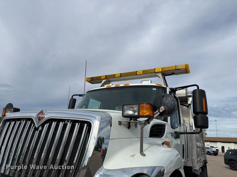 image for item FH6480 2015 International WorkStar 7500 dump truck