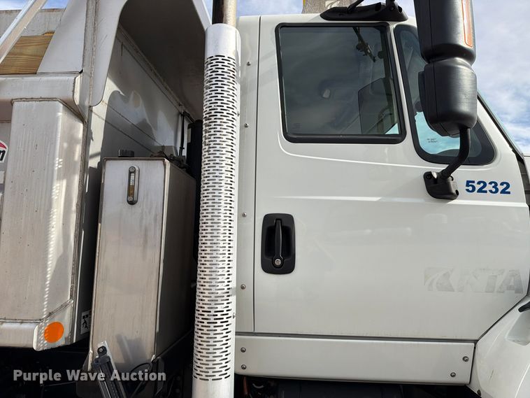 image for item FH6480 2015 International WorkStar 7500 dump truck