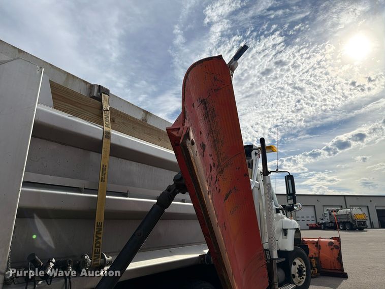image for item FH6480 2015 International WorkStar 7500 dump truck
