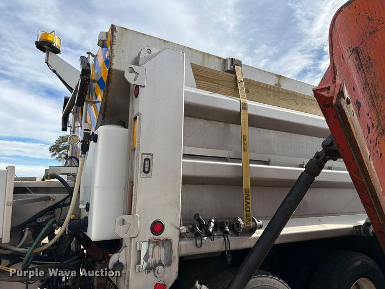 image for item FH6480 2015 International WorkStar 7500 dump truck