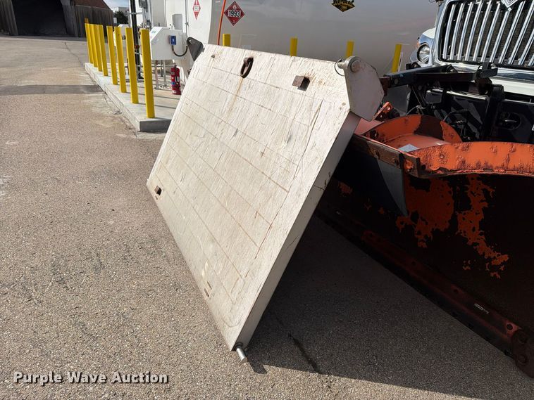 image for item FH6480 2015 International WorkStar 7500 dump truck
