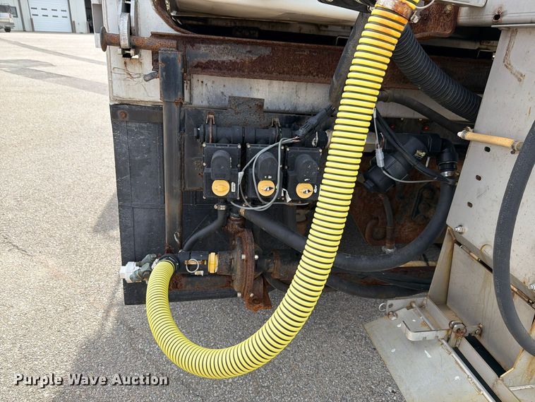 image for item FH6480 2015 International WorkStar 7500 dump truck