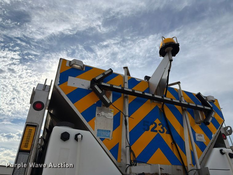 image for item FH6480 2015 International WorkStar 7500 dump truck