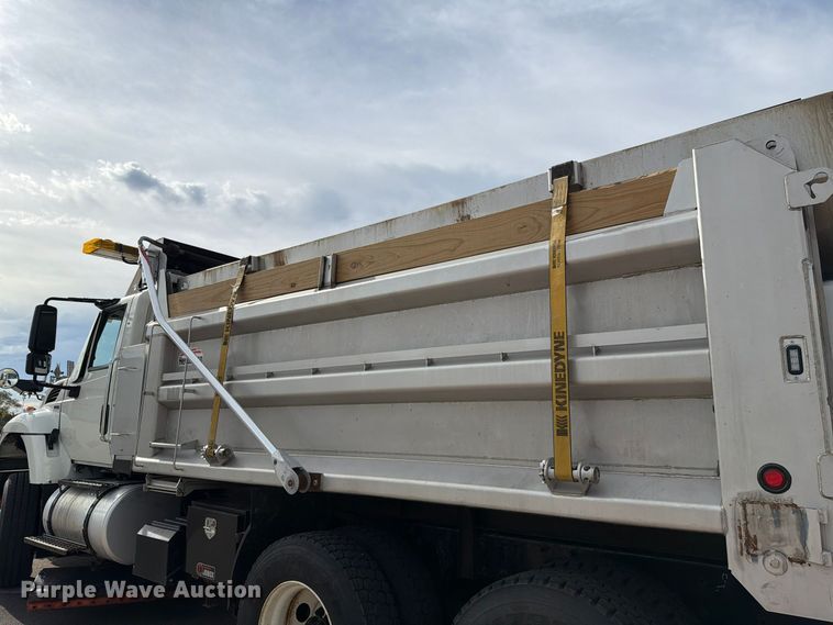 image for item FH6480 2015 International WorkStar 7500 dump truck