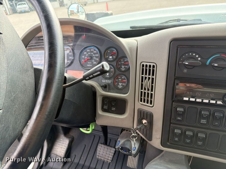image for item FH6480 2015 International WorkStar 7500 dump truck