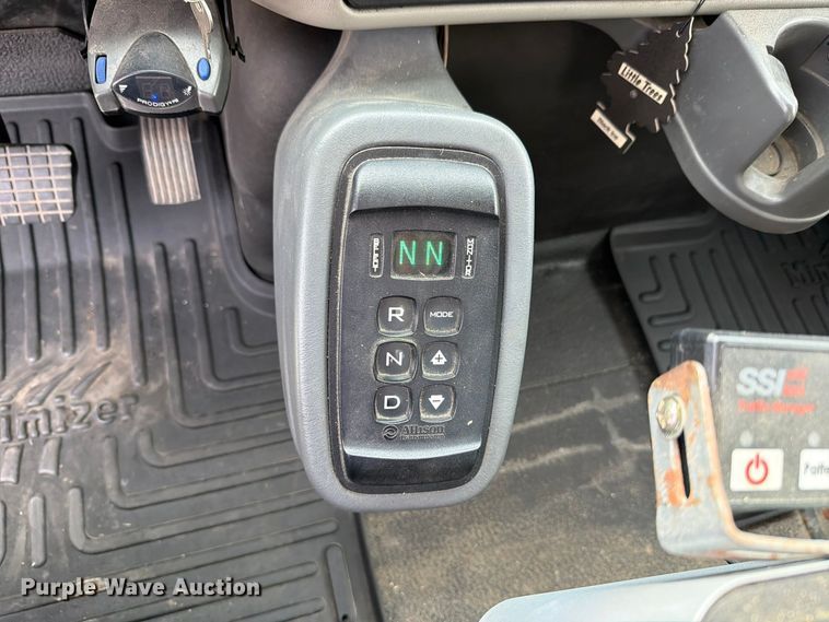 image for item FH6480 2015 International WorkStar 7500 dump truck