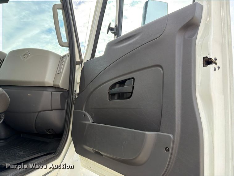 image for item FH6480 2015 International WorkStar 7500 dump truck