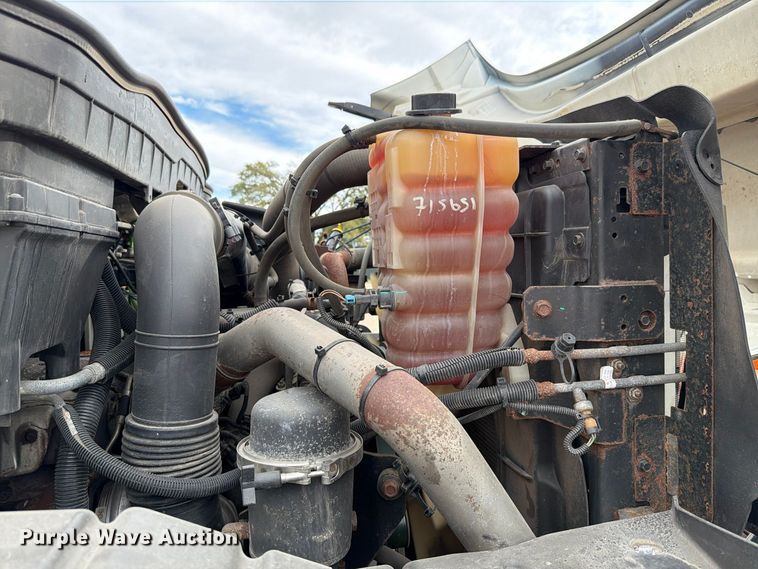 image for item FH6480 2015 International WorkStar 7500 dump truck