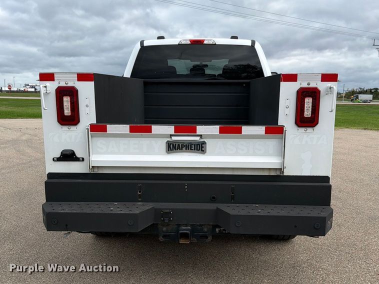 image for item FH6499 2022 Ford F250 Super Duty Crew Cab utility bed pickup truck