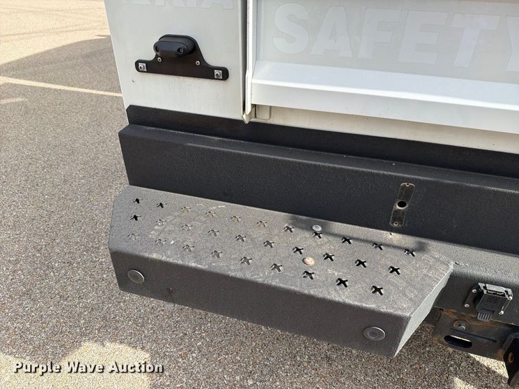 image for item FH6499 2022 Ford F250 Super Duty Crew Cab utility bed pickup truck