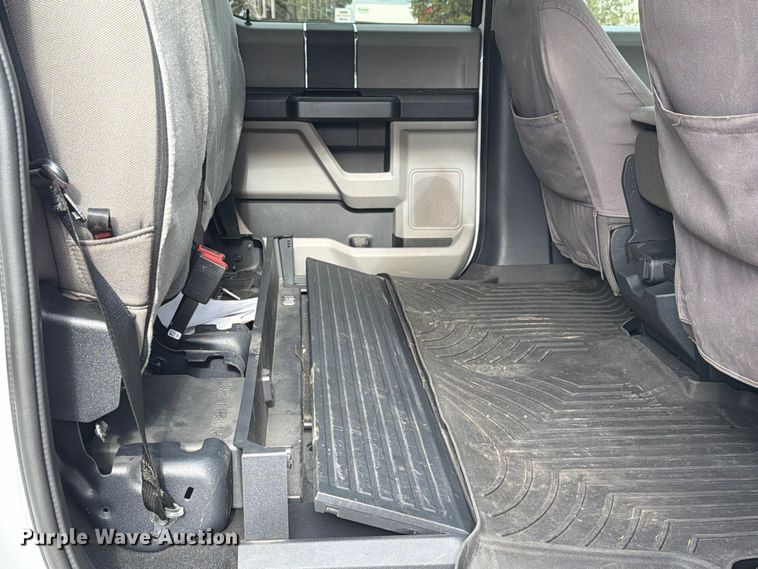 image for item FH6499 2022 Ford F250 Super Duty Crew Cab utility bed pickup truck