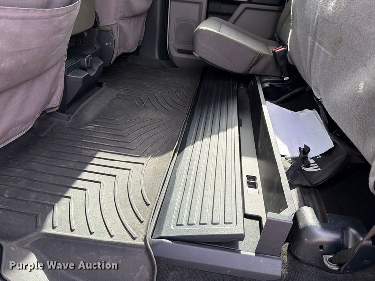 image for item FH6499 2022 Ford F250 Super Duty Crew Cab utility bed pickup truck