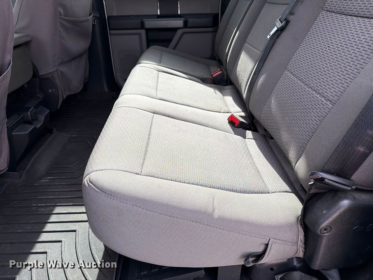 image for item FH6499 2022 Ford F250 Super Duty Crew Cab utility bed pickup truck