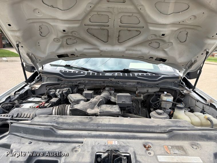 image for item FH6499 2022 Ford F250 Super Duty Crew Cab utility bed pickup truck