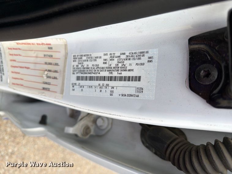 image for item FH6499 2022 Ford F250 Super Duty Crew Cab utility bed pickup truck