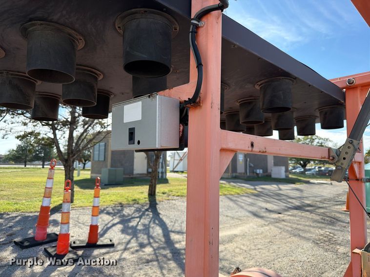 image for item FK3923 Wanco arrow board trailer
