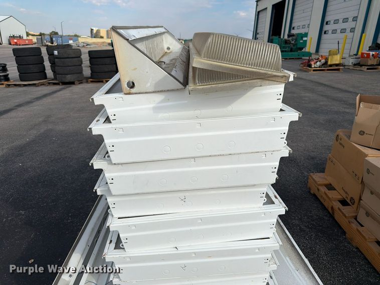 image for item FK3934 (8) Fluorescent lights