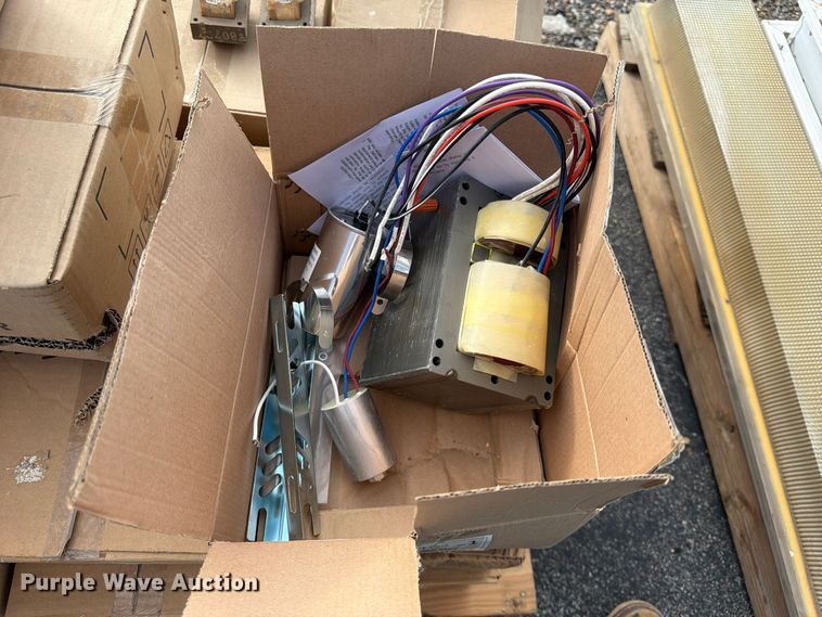 image for item FK3934 (8) Fluorescent lights