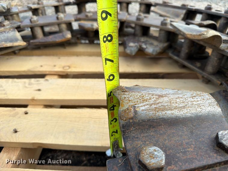 image for item FK3939 Vermeer 7600M trencher chain