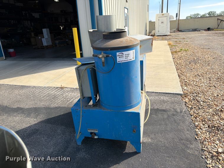 image for item FK3947 Hydro Engeneers 4/2000EHGV-B pressure washer