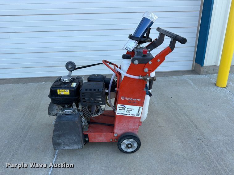 image for item FK3948 2016 Husqvarna FS400LV concrete saw