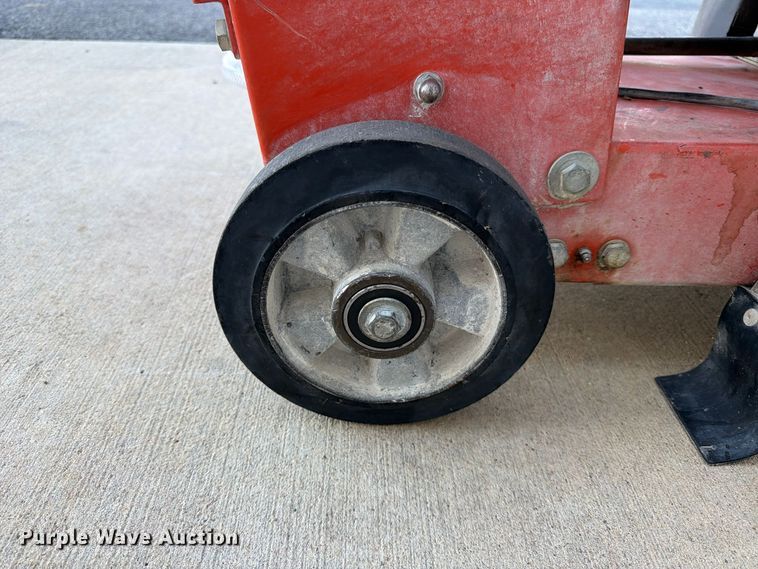 image for item FK3948 2016 Husqvarna FS400LV concrete saw