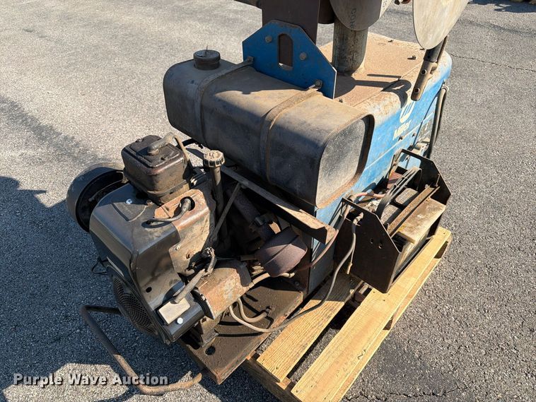 image for item FK3953 Miller Blue Star 2E welder