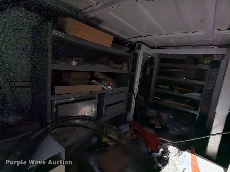 image for item DT2953 2006 Ford E350 van with bucket lift