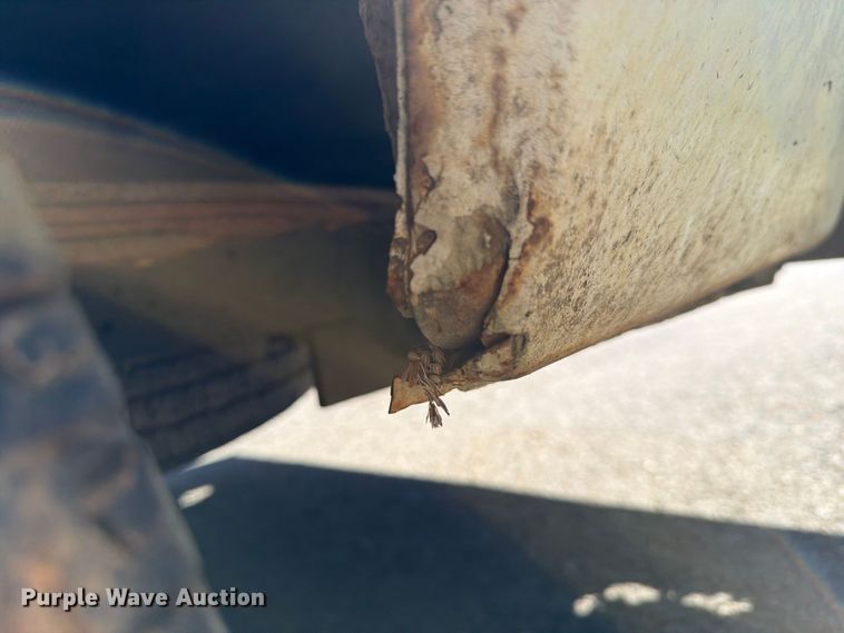 image for item DT2953 2006 Ford E350 van with bucket lift