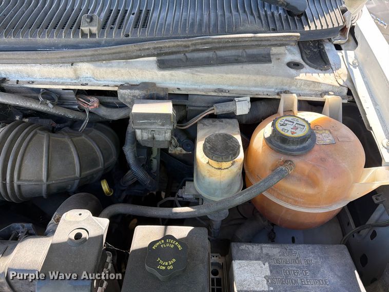 image for item DT2953 2006 Ford E350 van with bucket lift