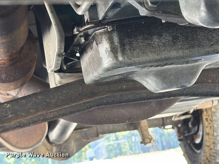 image for item DT2953 2006 Ford E350 van with bucket lift