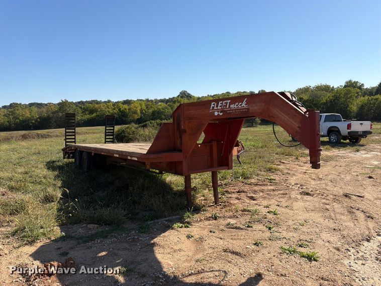 image for item DT3046 1996 Diamond C Trailers equipment trailer