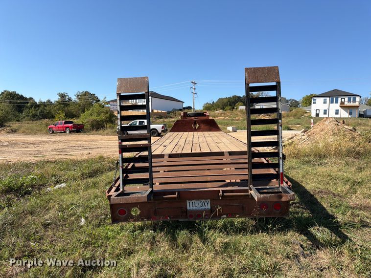 image for item DT3046 1996 Diamond C Trailers equipment trailer