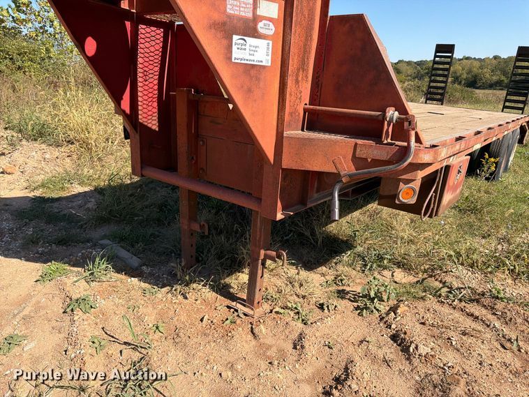 image for item DT3046 1996 Diamond C Trailers equipment trailer
