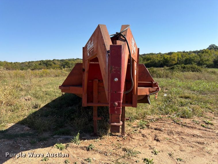 image for item DT3046 1996 Diamond C Trailers equipment trailer