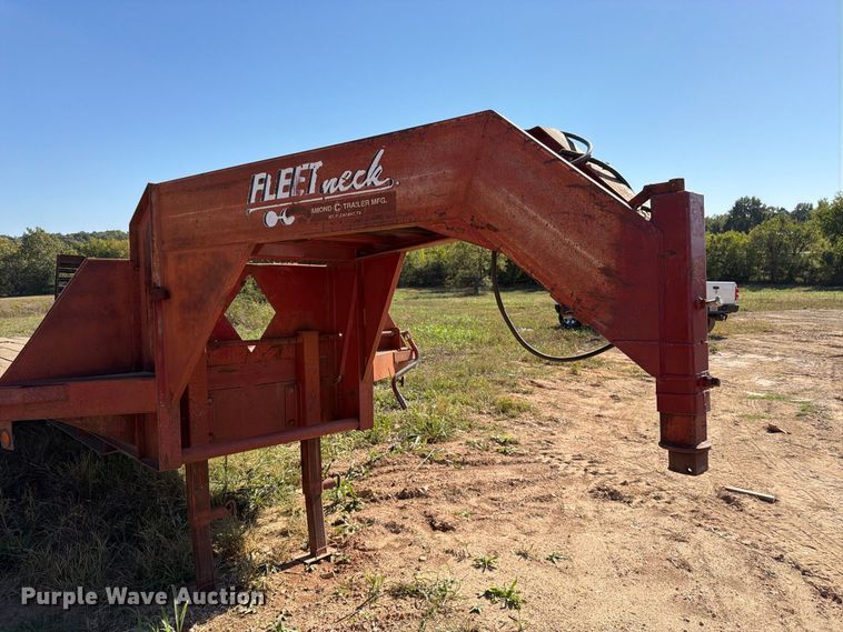 image for item DT3046 1996 Diamond C Trailers equipment trailer