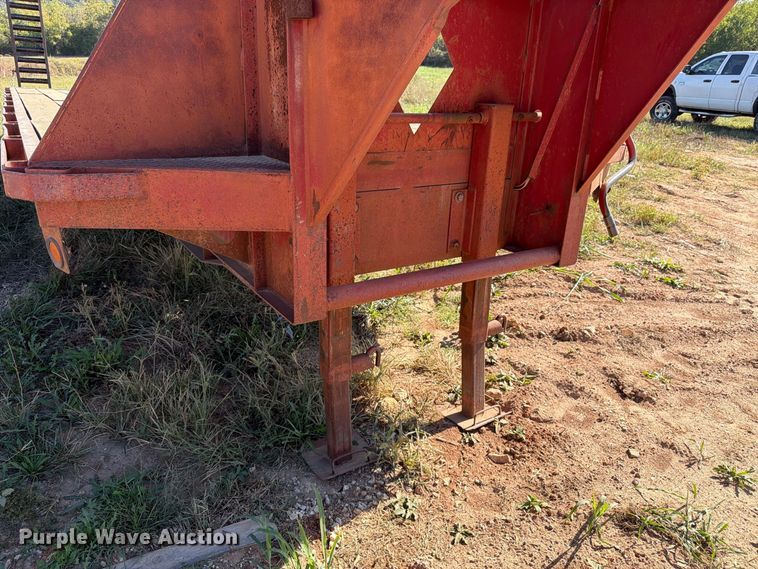 image for item DT3046 1996 Diamond C Trailers equipment trailer