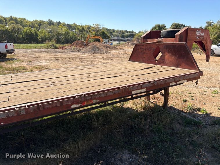 image for item DT3046 1996 Diamond C Trailers equipment trailer