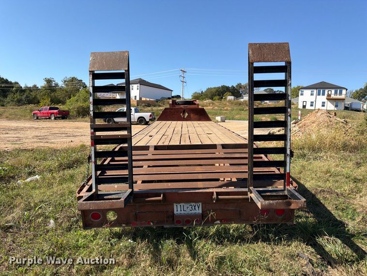 image for item DT3046 1996 Diamond C Trailers equipment trailer