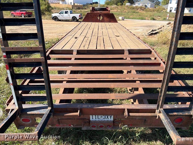 image for item DT3046 1996 Diamond C Trailers equipment trailer